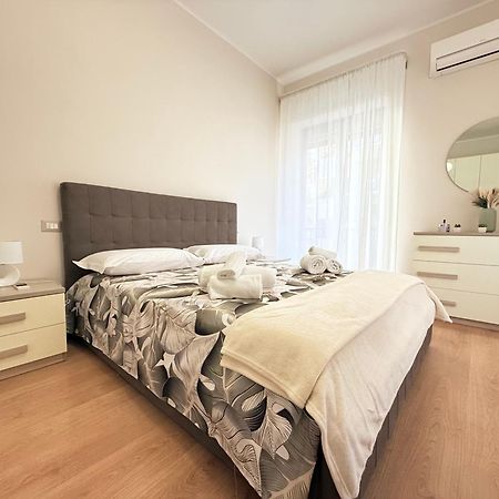 Dimora Del Corso Apartment ซาแลร์โน ภายนอก รูปภาพ